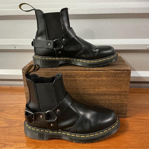 Dr. Martens Other - Dr. Martens Wincox Black Smooth Leather Buckle Chelsea Boot Men Size 9